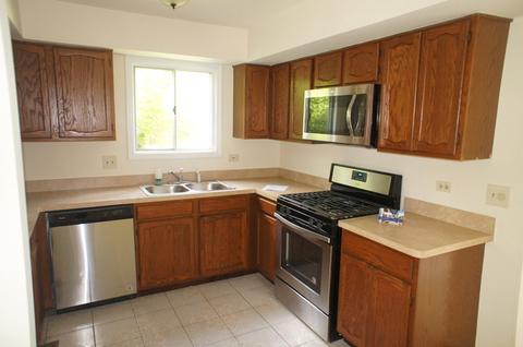 3100 Winchester Ct E, Aurora, IL 60504 photo 2