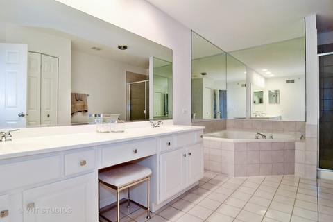2000 Ivy Ridge Dr, Hoffman Estates, IL 60192 photo 8
