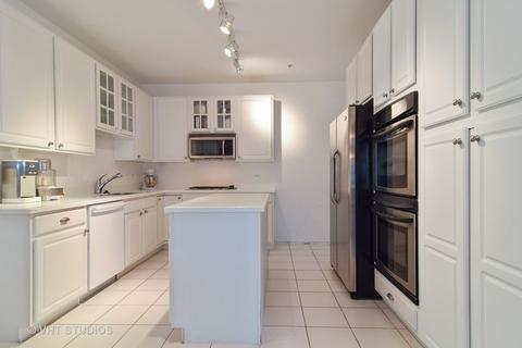 2000 Ivy Ridge Dr, Hoffman Estates, IL 60192 photo 3