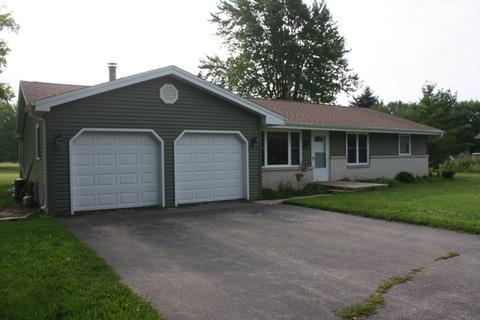 6112 Meyer Rd, Marengo, IL 60152 photo 1