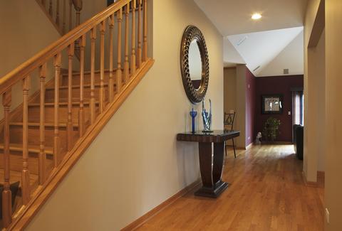 547 E Lincoln Ave, Des Plaines, IL 60018 photo 2