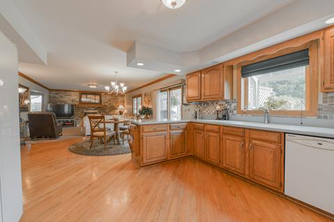 39 Robert Rd, Oswego, IL 60543 photo 11