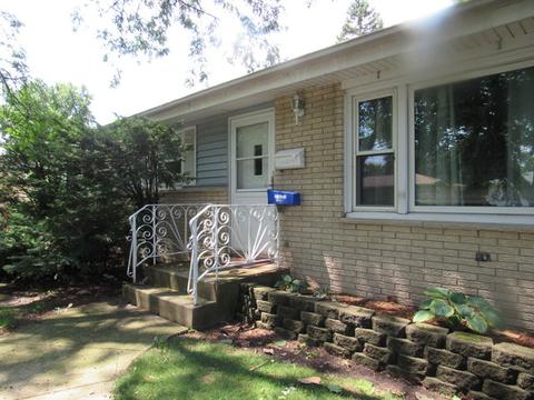 206 Robert Dr, Elgin, IL 60123 photo 2