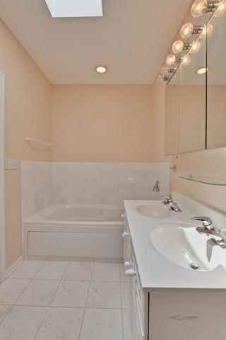 918 E 48th St, Chicago, IL 60615 photo 12