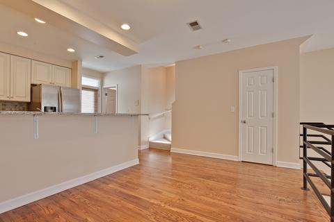 918 E 48th St, Chicago, IL 60615 photo 4