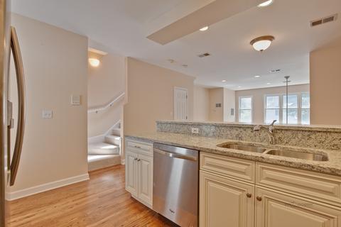 918 E 48th St, Chicago, IL 60615 photo 9