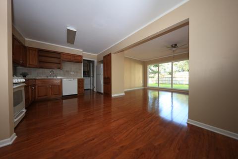 565 Olive St, Hoffman Estates, IL 60169 photo 6