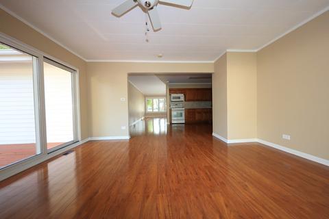 565 Olive St, Hoffman Estates, IL 60169 photo 12