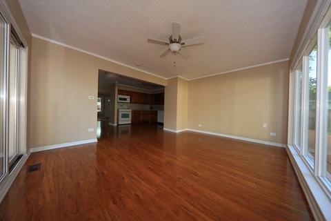 565 Olive St, Hoffman Estates, IL 60169 photo 10