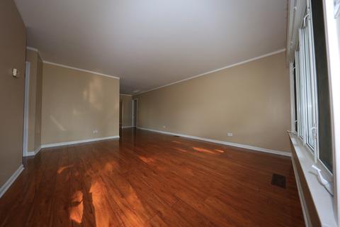 565 Olive St, Hoffman Estates, IL 60169 photo 4