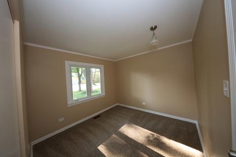 565 Olive St, Hoffman Estates, IL 60169 photo 13