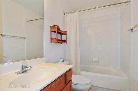 3271 Stratton Ln, Aurora, IL 60502 photo 13