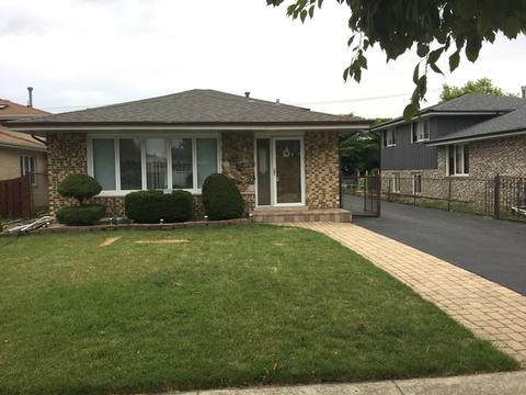 8543 S 77th Ct, Bridgeview, IL 60455 photo 1