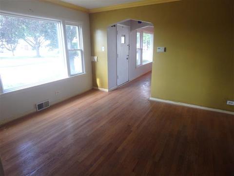 10900 S Wallace St, Chicago, IL 60628 photo 3