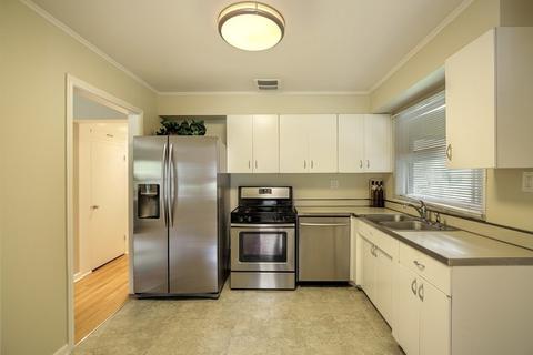 604 Marshall Rd, Northbrook, IL 60062 photo 5