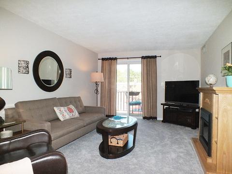 463 Alles St #2D, Des Plaines, IL 60016 photo 2