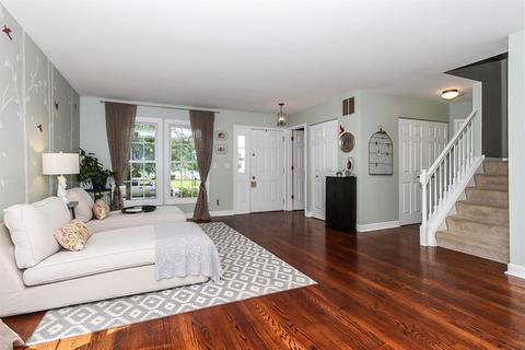 1136 Cimarron Dr, Cary, IL 60013 photo 5