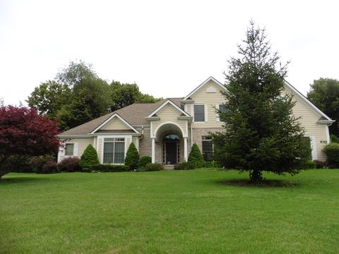 570 Tanglewood Ct, Algonquin, IL 60102 photo 1