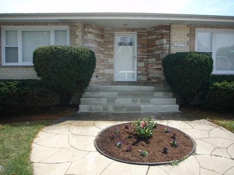 2137 E 83rd St, Chicago, IL 60617 photo 2