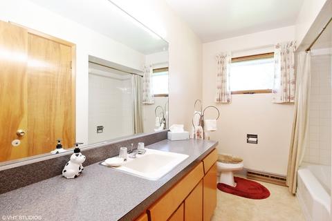 1042 E 8th St, Lockport, IL 60441 photo 8