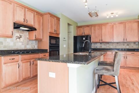 5587 Red Oak Dr, Hoffman Estates, IL 60192 photo 4