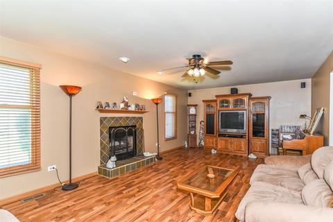 6502 Klinger Ln, Plainfield, IL 60586 photo 2