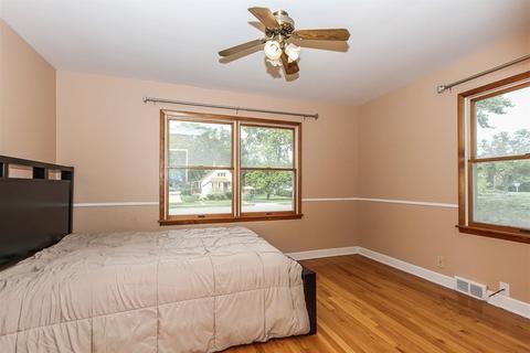 975 E Thacker St, Des Plaines, IL 60016 photo 10