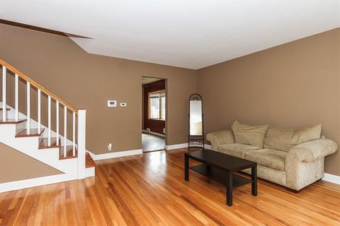975 E Thacker St, Des Plaines, IL 60016 photo 3
