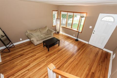 975 E Thacker St, Des Plaines, IL 60016 photo 4