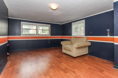 975 E Thacker St, Des Plaines, IL 60016 photo 12