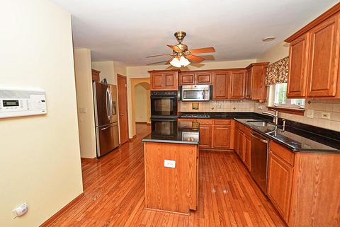 23917 Greenfield Ct, Plainfield, IL 60585 photo 5