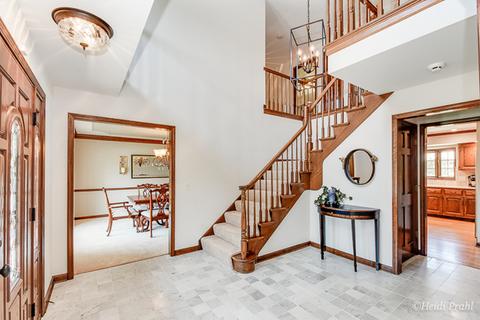 231 Brighton Dr, Wheaton, IL 60189 photo 2