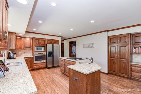 231 Brighton Dr, Wheaton, IL 60189 photo 5