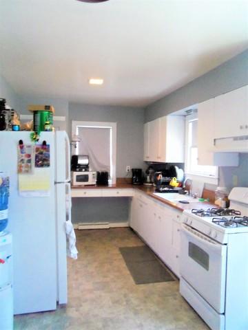 461 Standish St, Elgin, IL 60123 photo 2