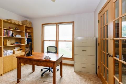 1610 Nicholson Dr, Hoffman Estates, IL 60192 photo 12