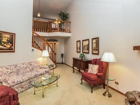 1684 Pebble Beach Dr, Hoffman Estates, IL 60169 photo 3