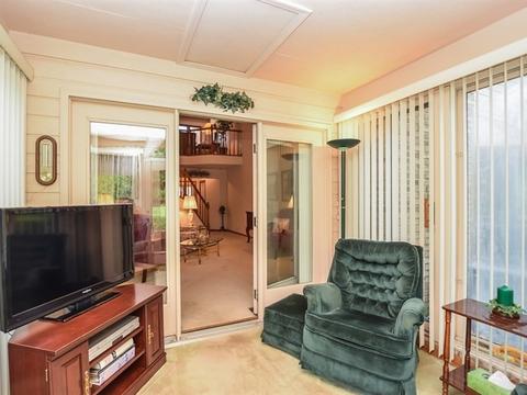1684 Pebble Beach Dr, Hoffman Estates, IL 60169 photo 12