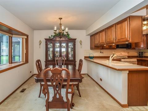 1684 Pebble Beach Dr, Hoffman Estates, IL 60169 photo 7