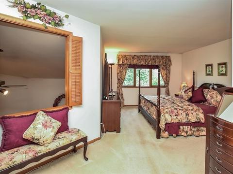 1684 Pebble Beach Dr, Hoffman Estates, IL 60169 photo 17