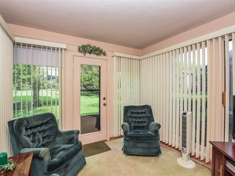 1684 Pebble Beach Dr, Hoffman Estates, IL 60169 photo 11