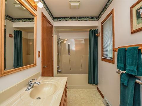1684 Pebble Beach Dr, Hoffman Estates, IL 60169 photo 23