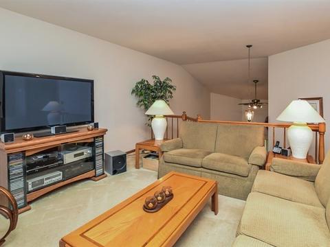 1684 Pebble Beach Dr, Hoffman Estates, IL 60169 photo 16