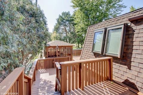 573 E 2nd St, Lockport, IL 60441 photo 2