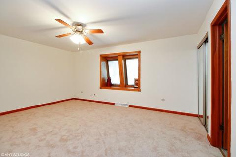 573 E 2nd St, Lockport, IL 60441 photo 10