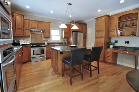 839 N Eagle St, Naperville, IL 60563 photo 2