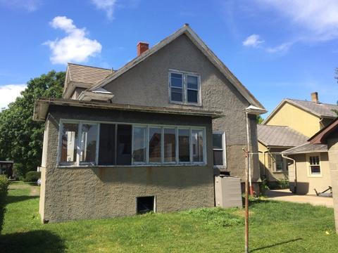 1710 6th St, Peru, IL 61354 photo 2