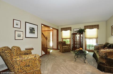 1820 Ranchview Dr, Naperville, IL 60565 photo 3
