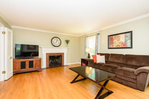 301 Glenview Rd, Glenview, IL 60025 photo 2