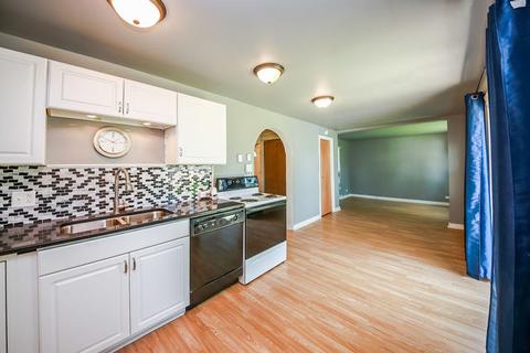 2073 Maple St, Des Plaines, IL 60018 photo 10
