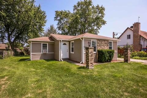 2073 Maple St, Des Plaines, IL 60018 photo 1